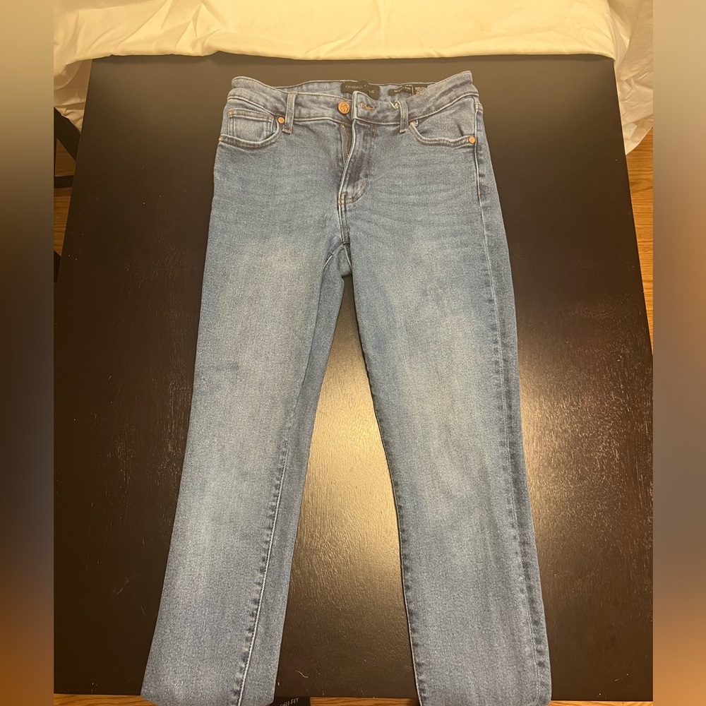 Kendall + Kylie The Ultra Babe Perfect Mid Rise Jeans Women’s Size 5/27